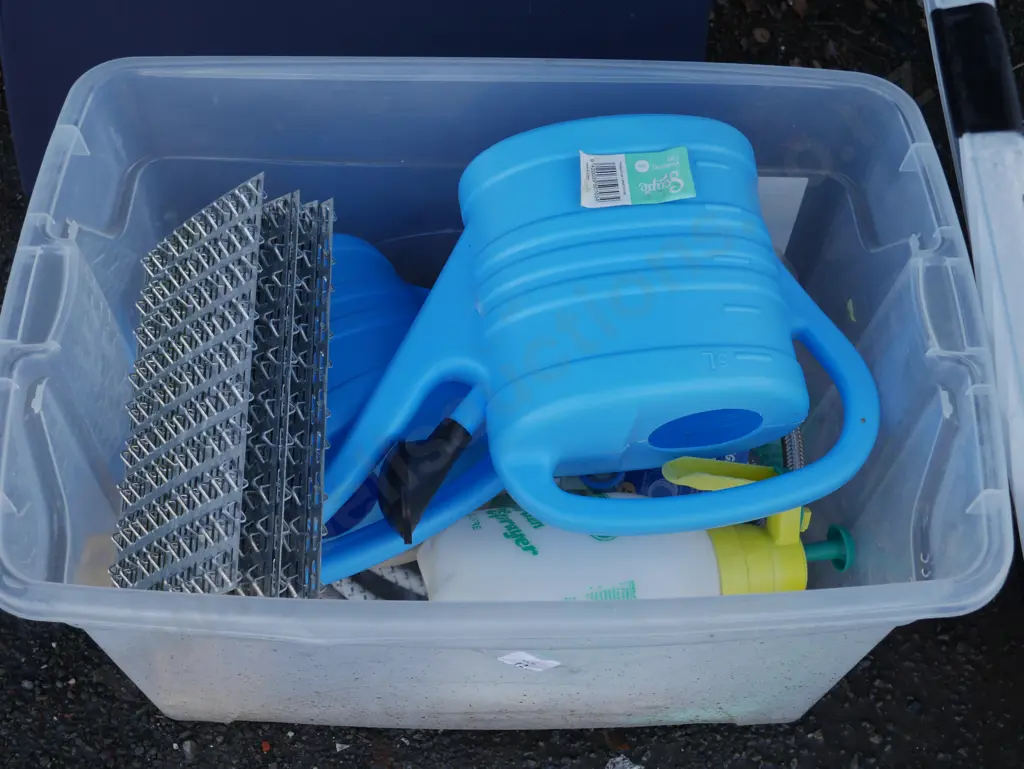 Watering cans etc Image 1++