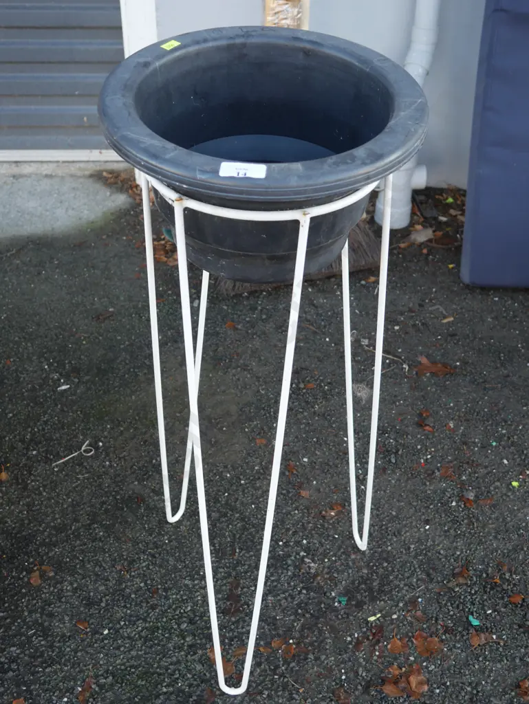 Plant pot stand Image 1++