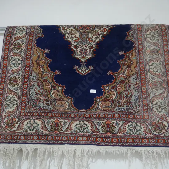 Floor rug