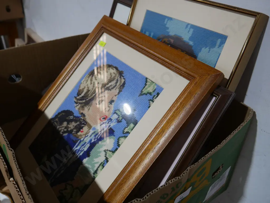 4 Framed tapestry's Image 1++