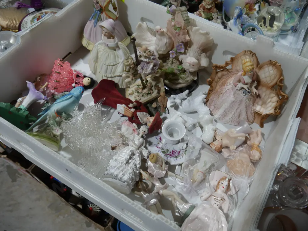 Figurines, etc Image 1++