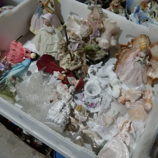 Figurines, etc