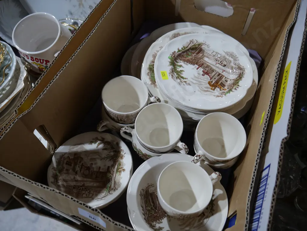 Johnson Bros Haddon Hall dinnerware Image 1++