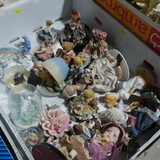 Figurines