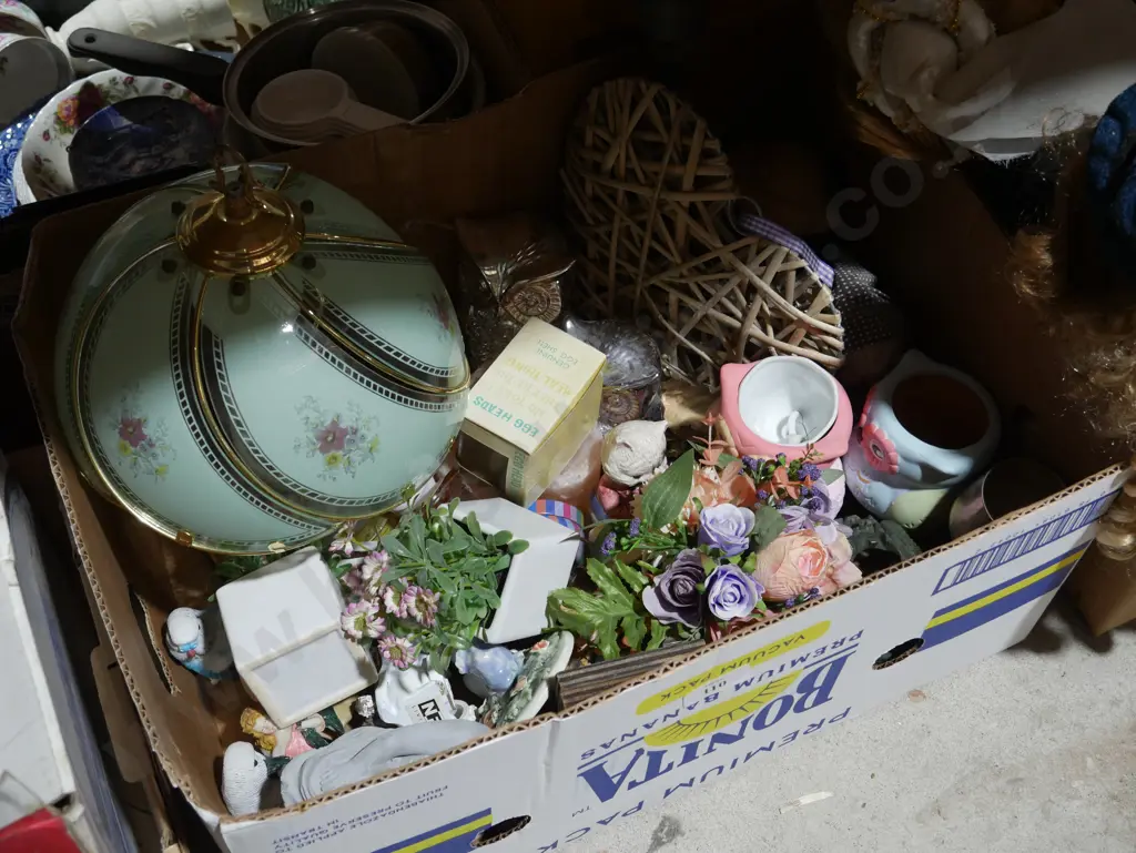 Figurines, nicnacks, touch lamp Image 1++