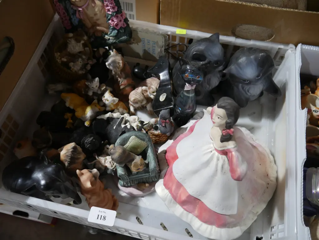 Cat ornaments etc Image 1++