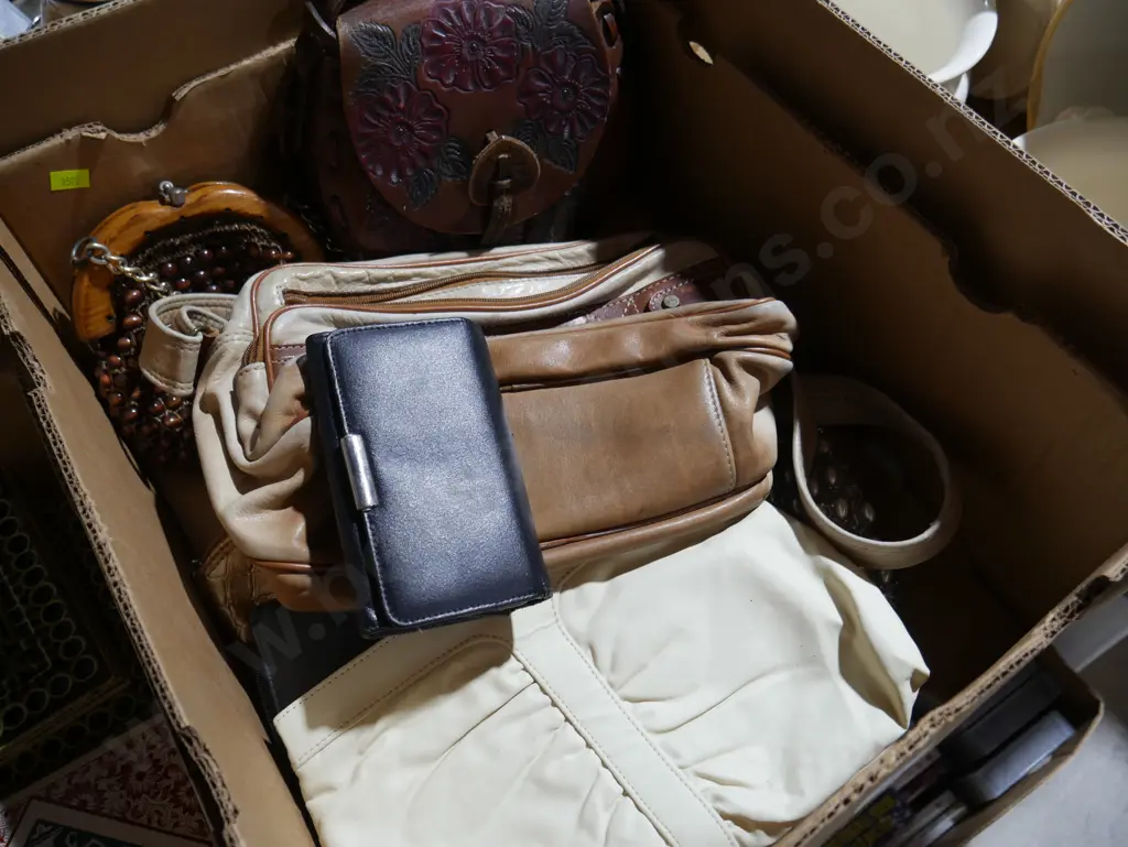 Vintage handbags Image 1++