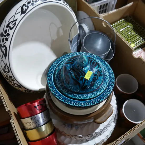 Pottery, sundries