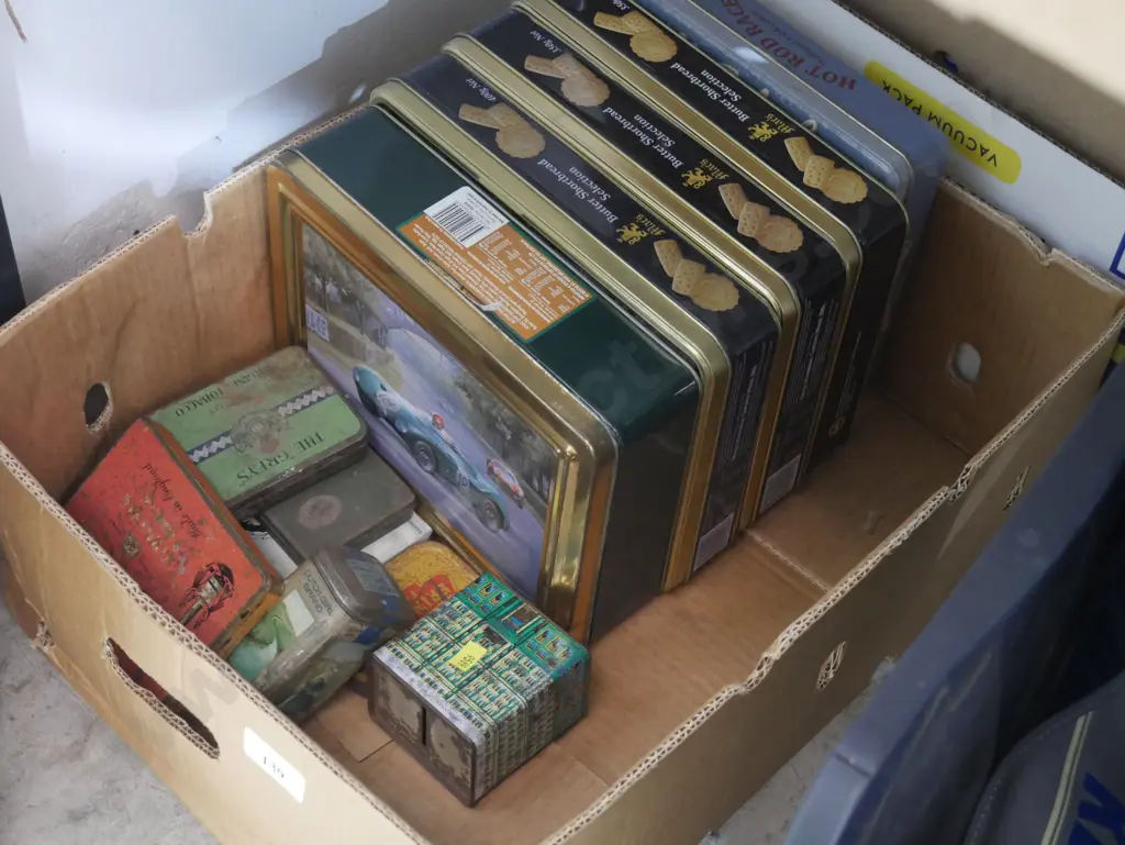 Vintage tins Image 1++