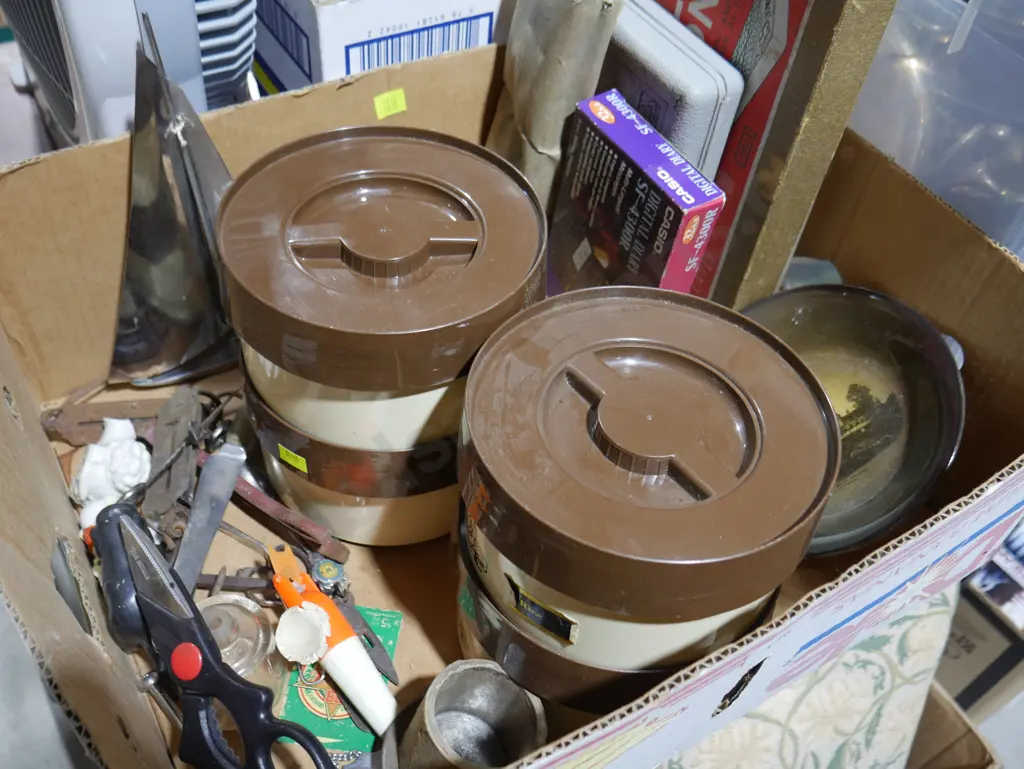 Kitchen storage containers, sundries Image 1++