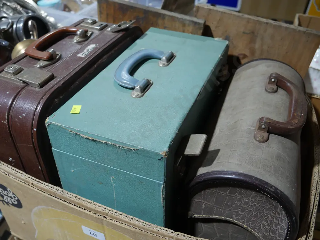 Flagon carriers, case Image 1++