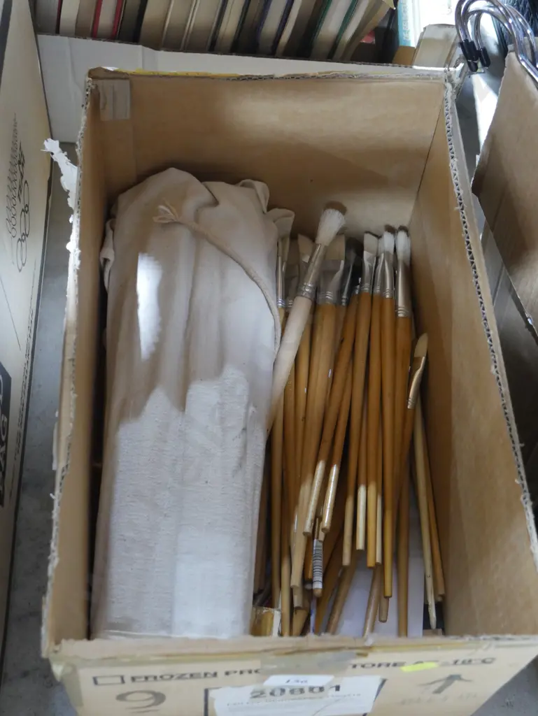 Artist paint brushes Image 1++