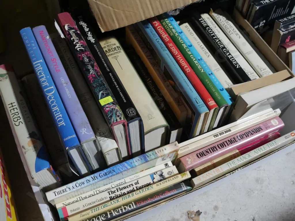 Box of books Image 1++