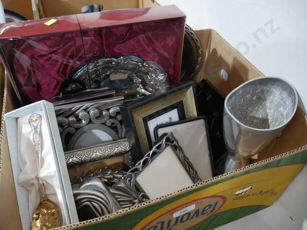 Picture frames etc Image 1++