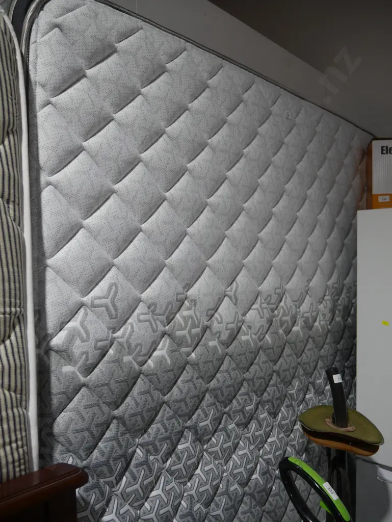 King size mattress Image 1++