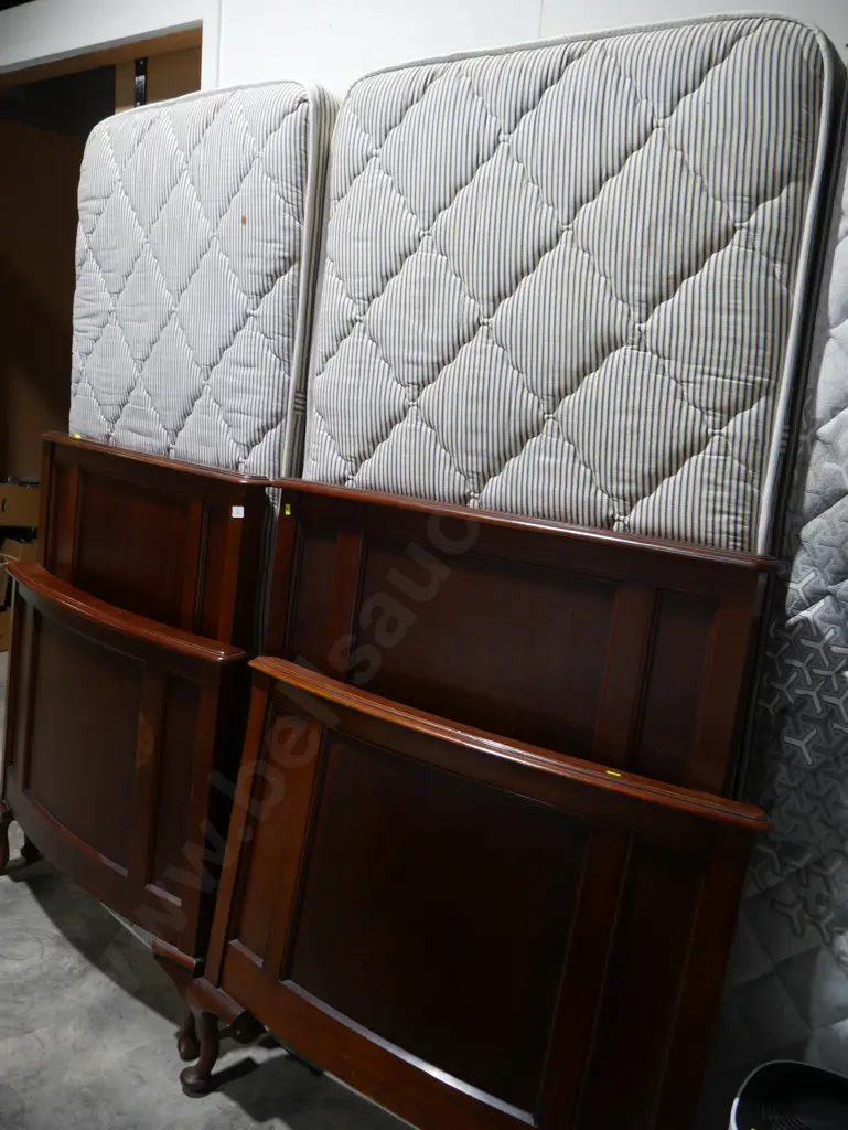 Pair of single beds Image 1++