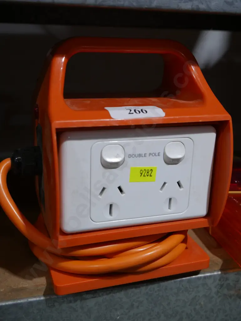 4 outlet power box Image 1++