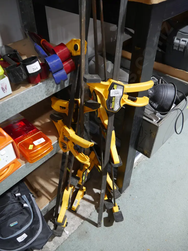 Set of clamps Image 1++