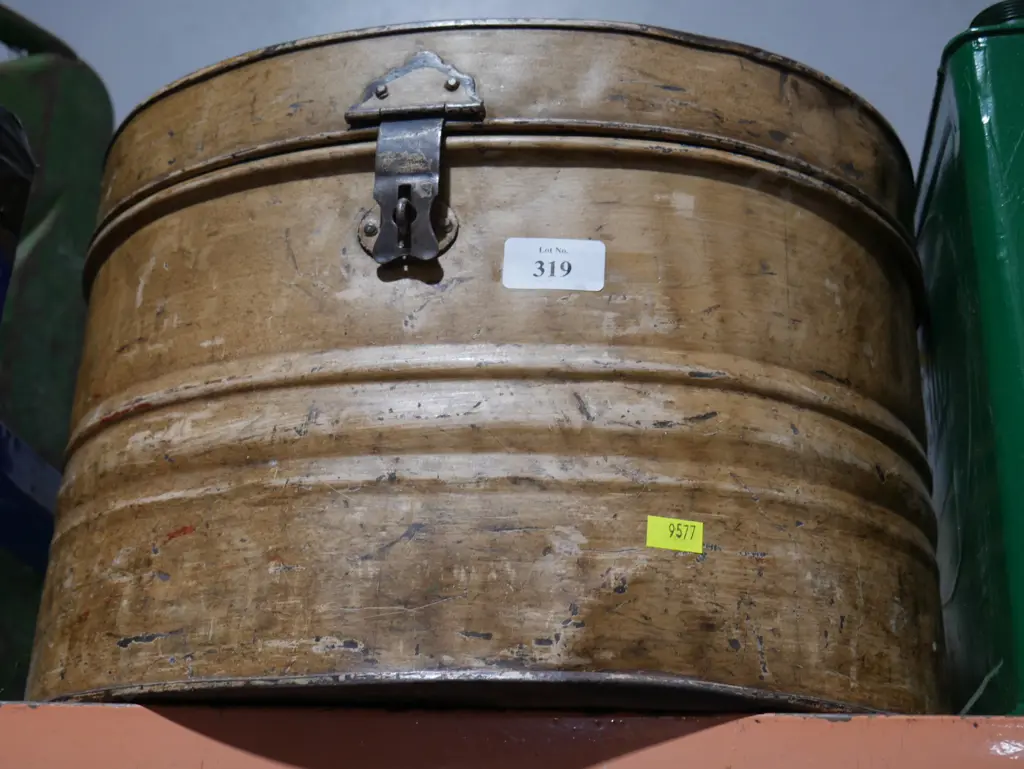 Tin hat box Image 1++