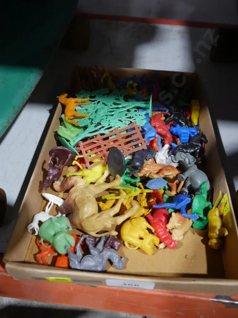 Plastic farm animals Image 1++