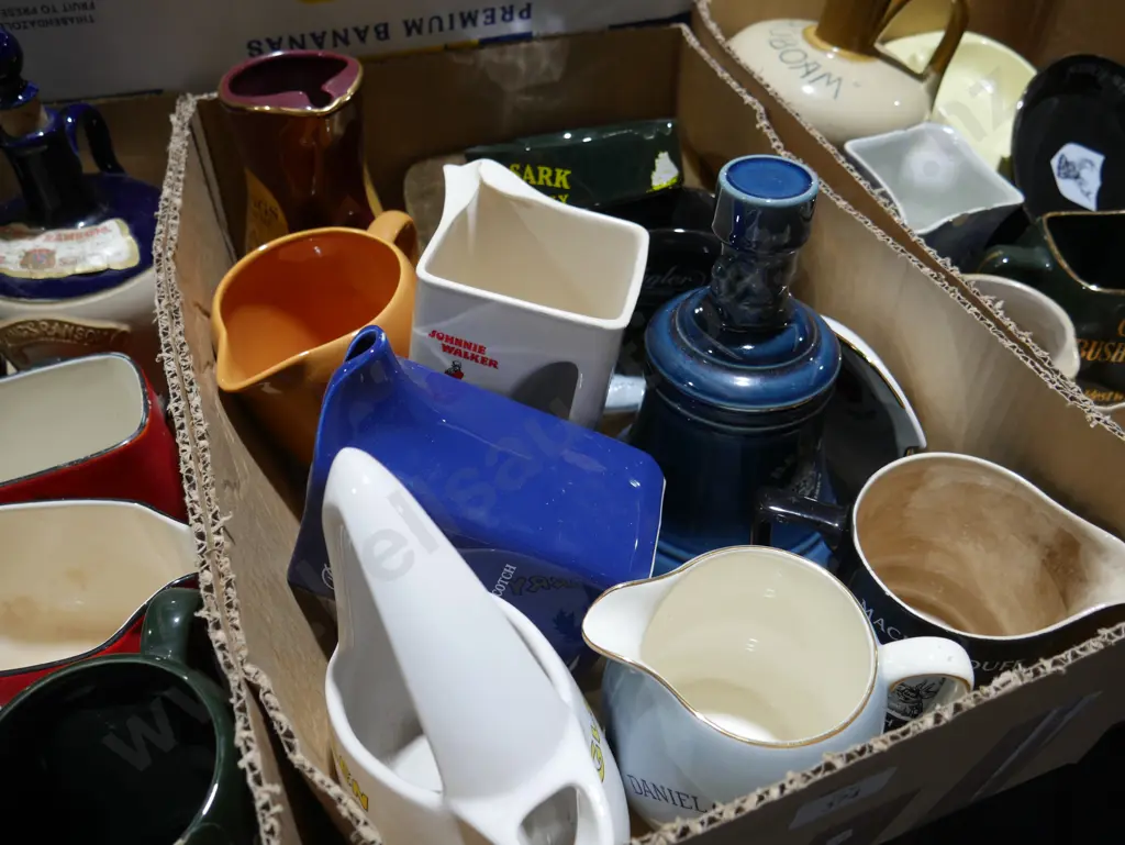 Whisky jugs Image 1++