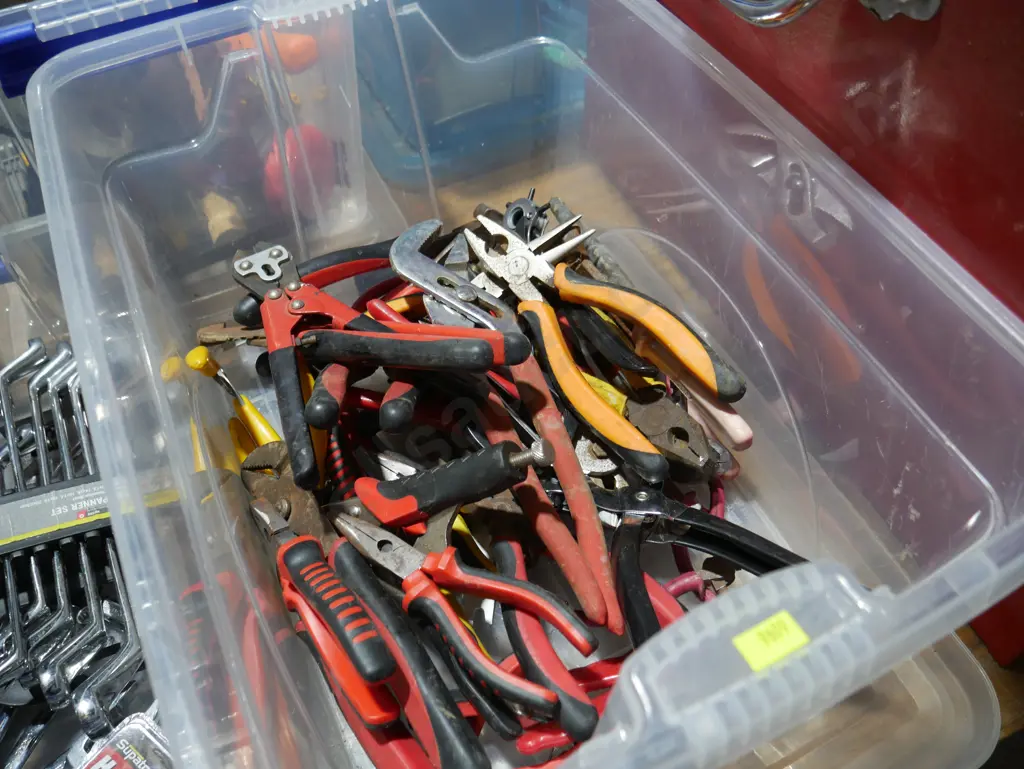 Pliers Image 1++
