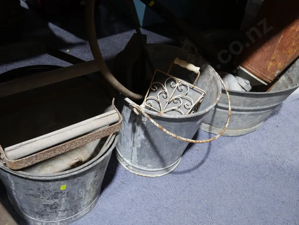 Buckets, tin bath etc Image 1++