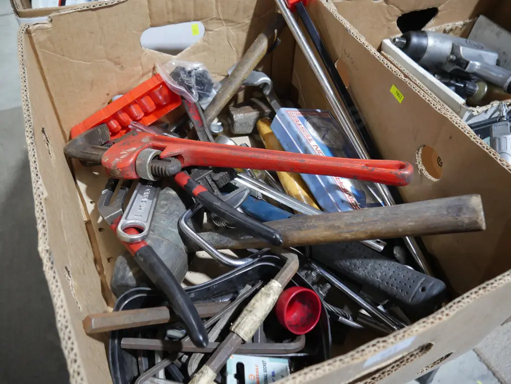 Box of tools Image 1++