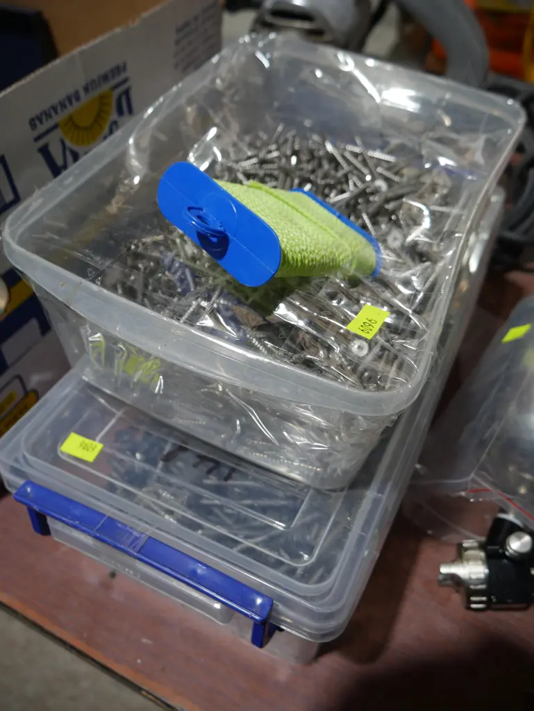 Screws Image 1++