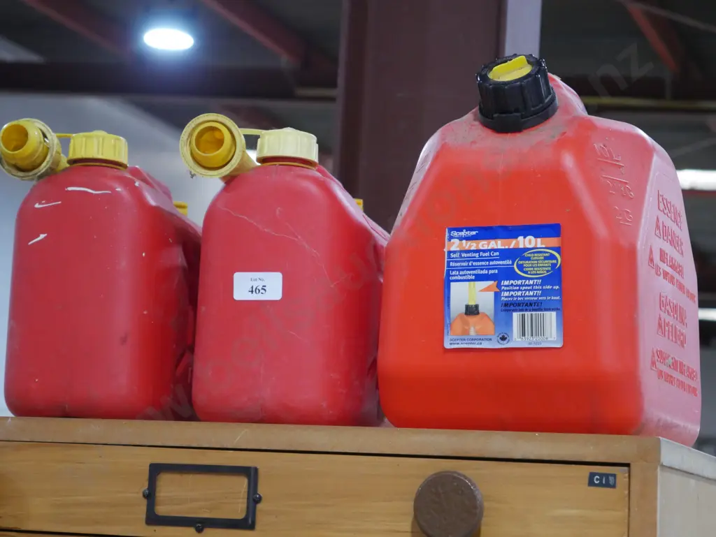 Fuel cans Image 1++
