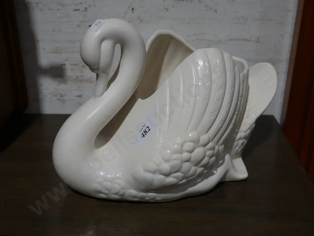 Large Crown Lynn Swan with repairs Image 1++