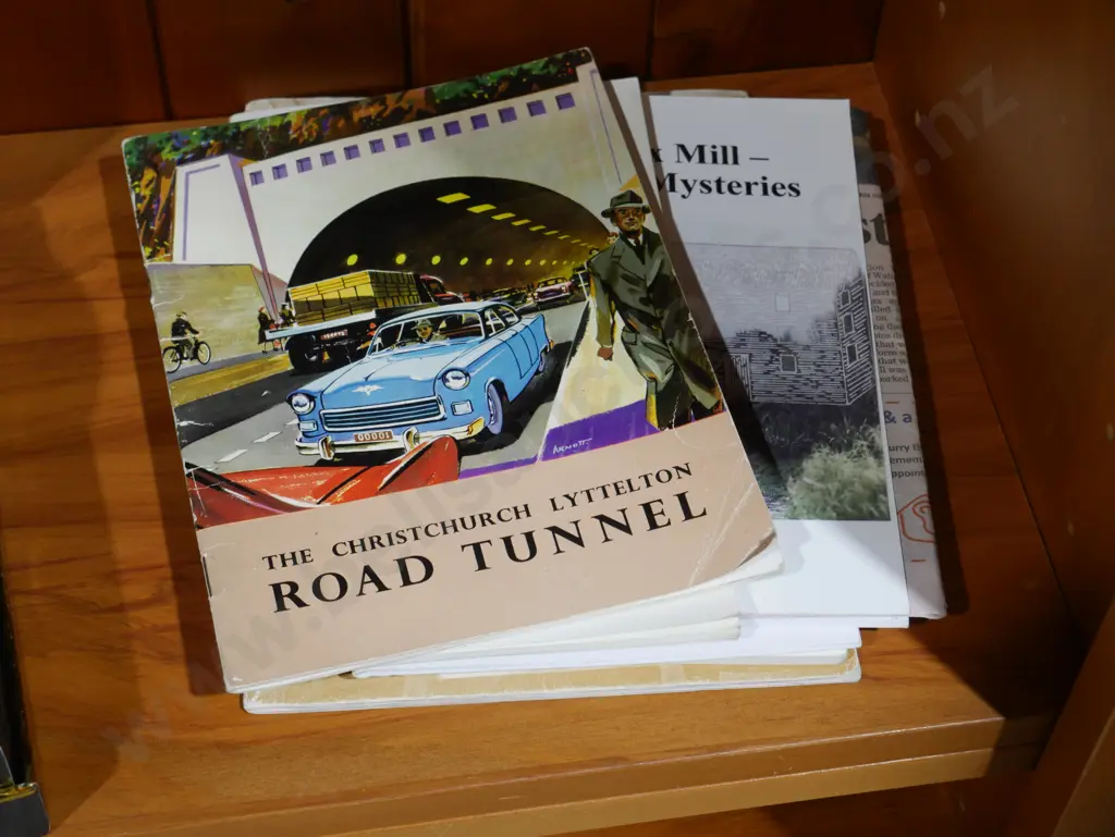 New Zealand books Image 1++