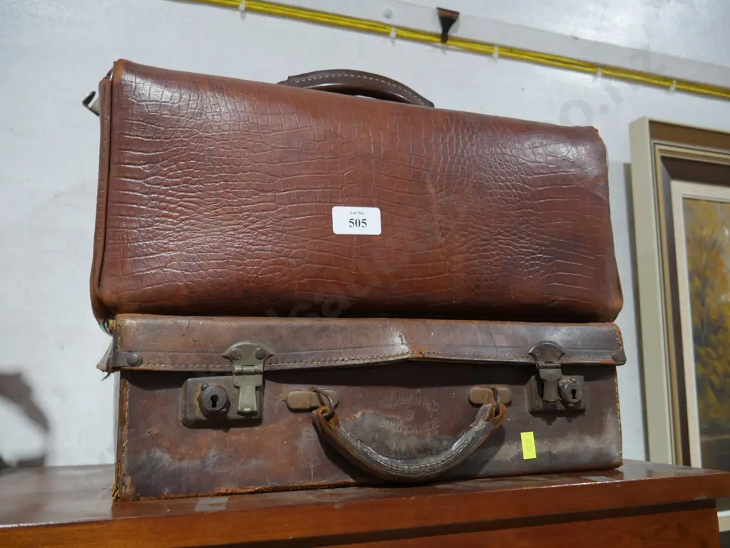 Two vintage suitcases Image 1++