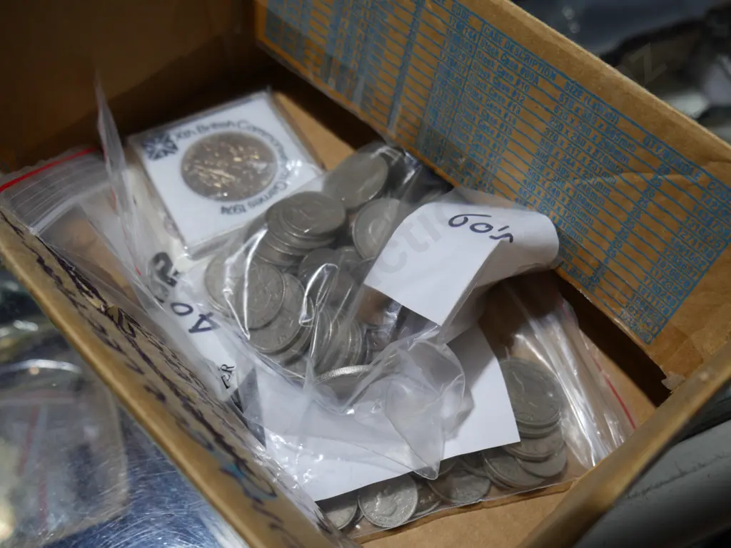 Coins, and British Commonwealth Games 1974 coin Image 1++