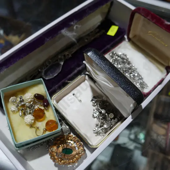 Costume jewellery