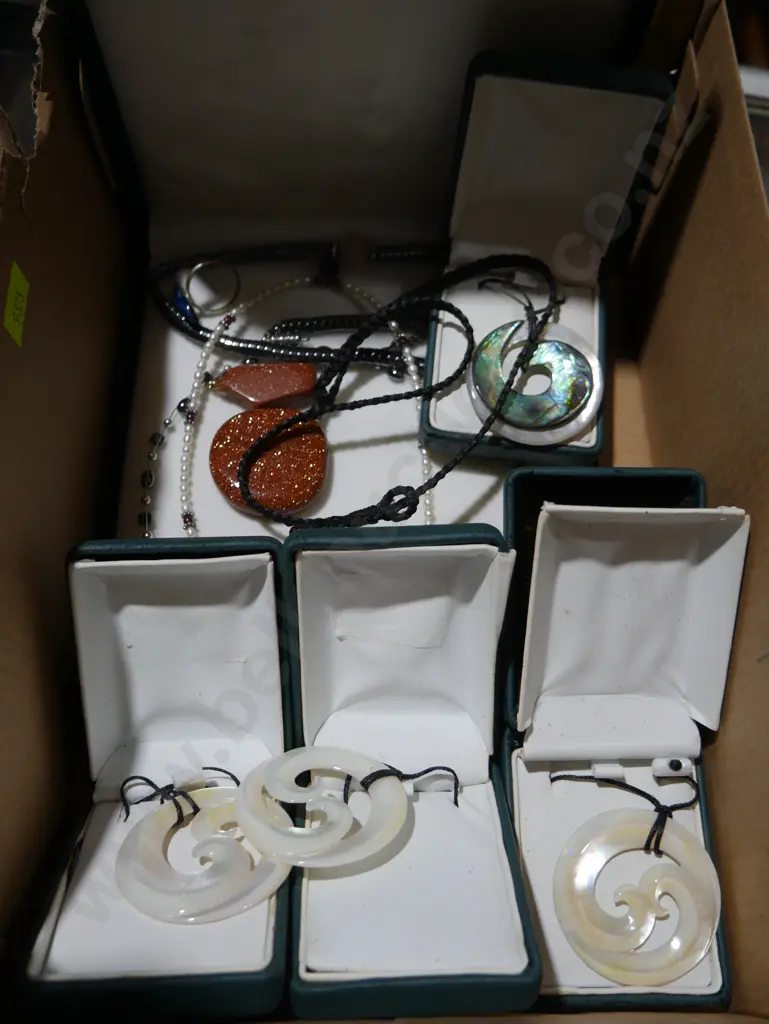 Jewellery Image 1++