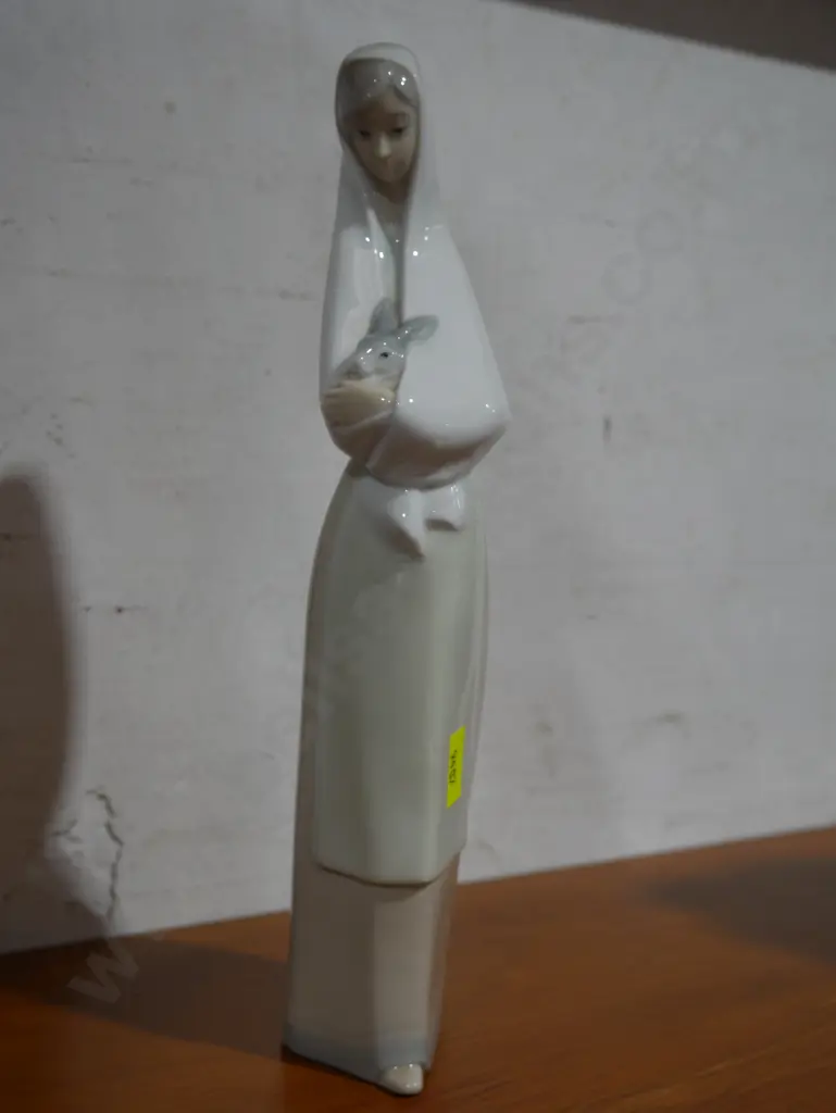 Nao girl figurine Image 1++
