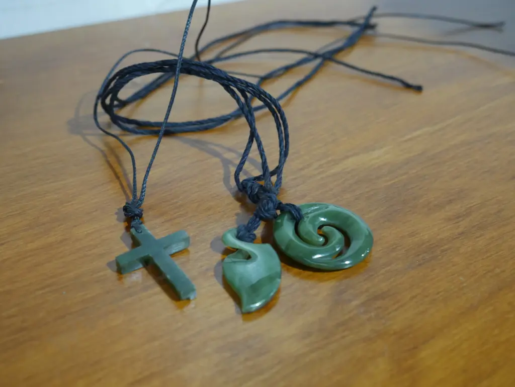 Greenstone necklaces Image 1++