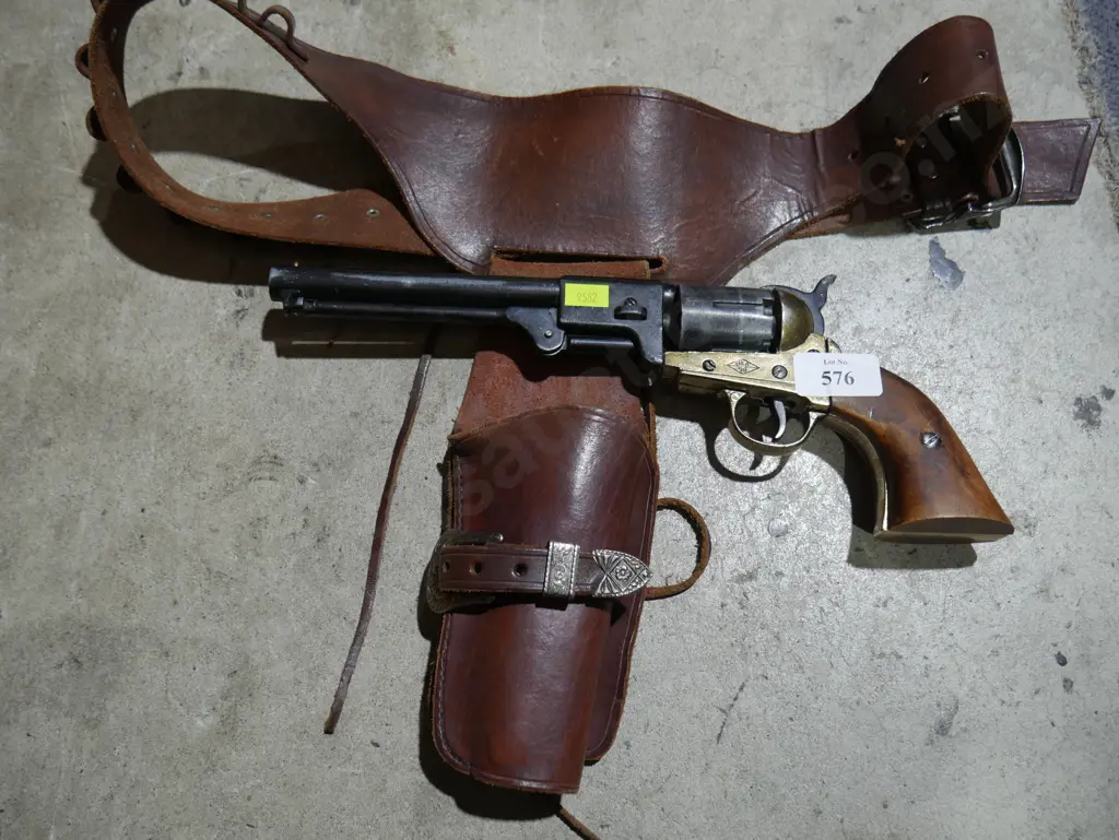 Reproduction revolver Image 1++