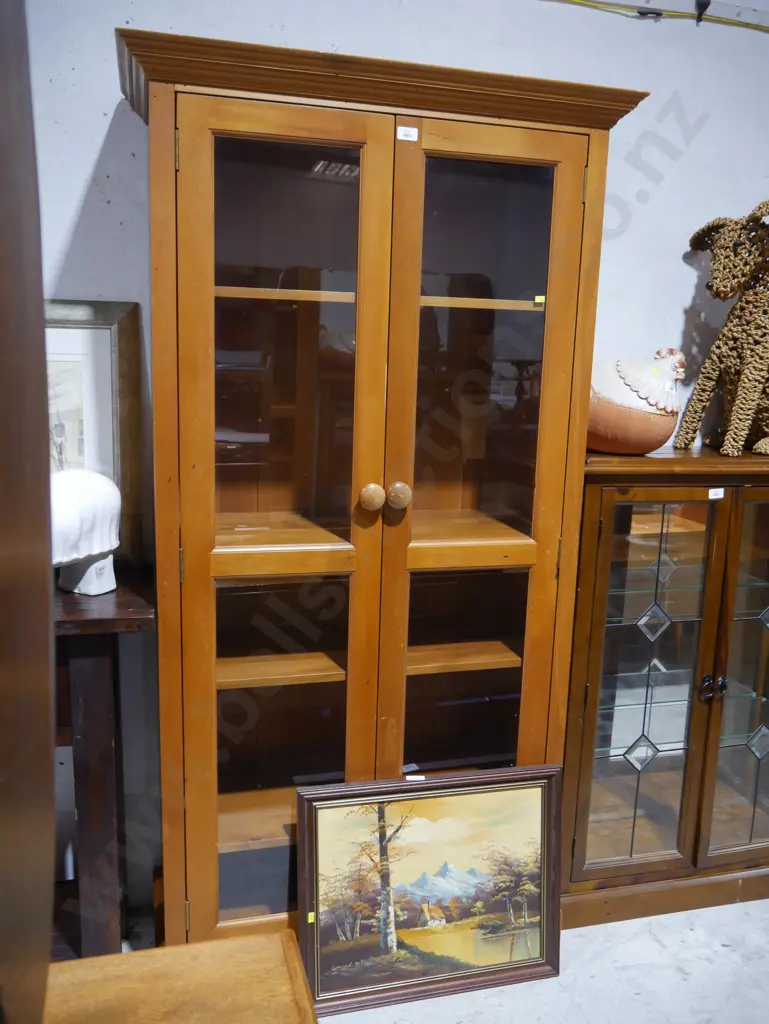 Display case Image 1++
