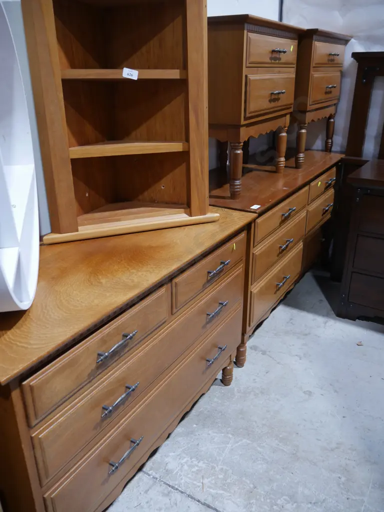 4 piece bedroom suite Image 1++