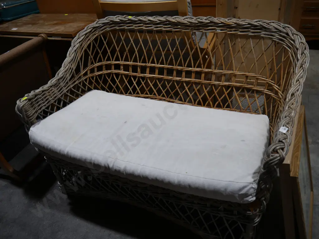Cane settee Image 1++