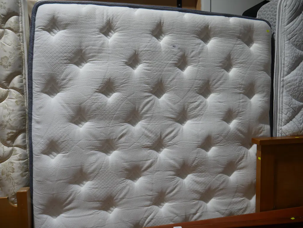 Double bed Image 1++
