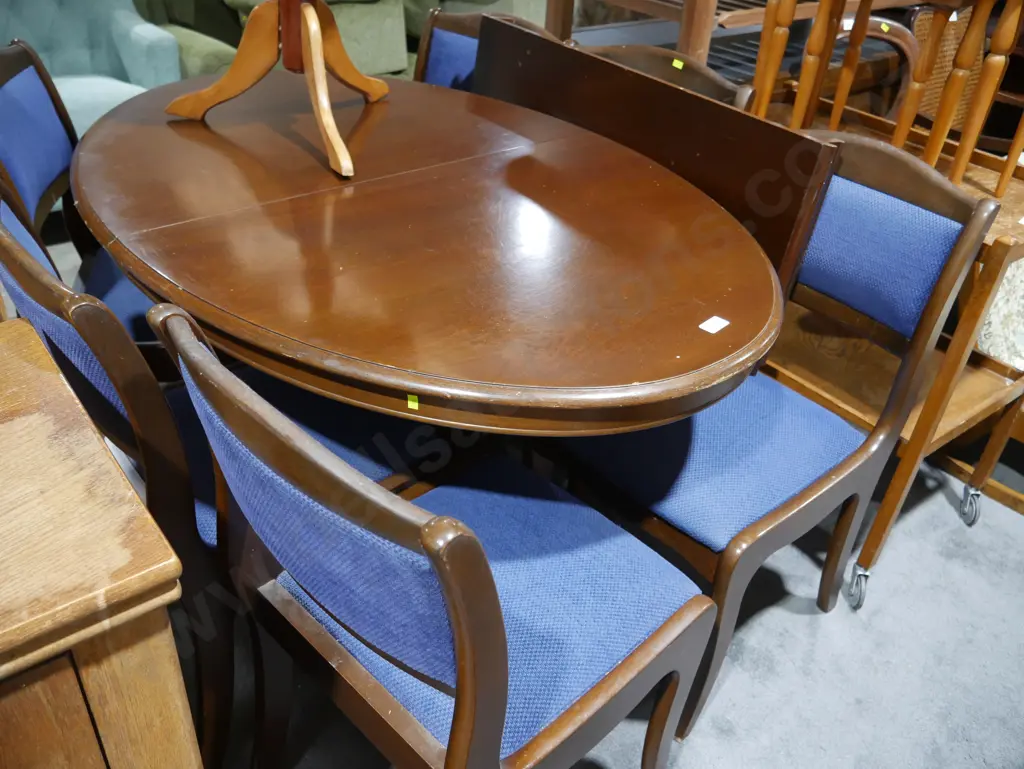 Dining table and 6 chairs Image 1++