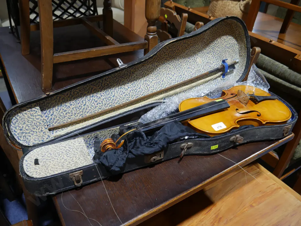 Stratavarius german made violin, bow and case Image 1++