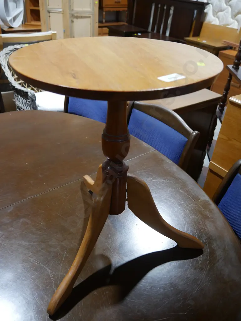 Wine table Image 1++