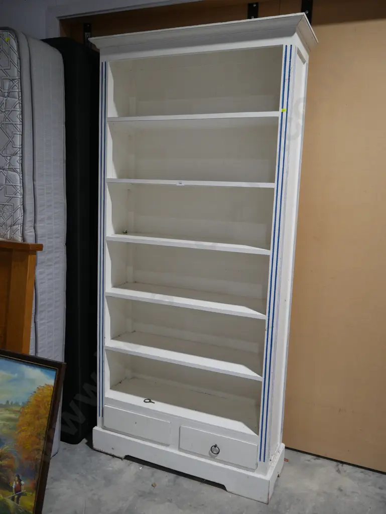 Large white painted bookcase Image 1++