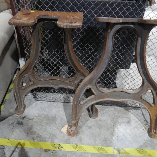 Cast metal legs