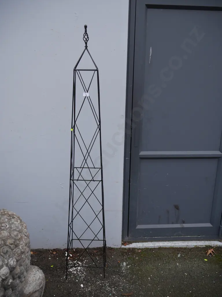 Garden obelisk Image 1++