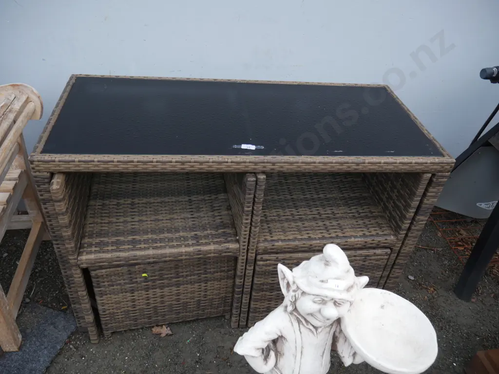 Outdoor setting Image 1++